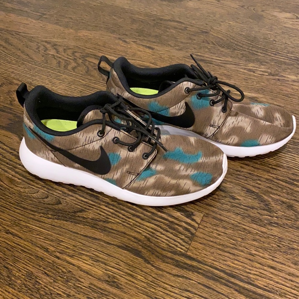 Custom Nike Camo Roshe